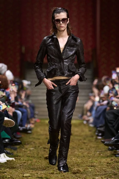 Look 23